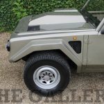 Σπάνια Lamborghini LM002 του 1989 με 18.000 χλμ. προς πώληση