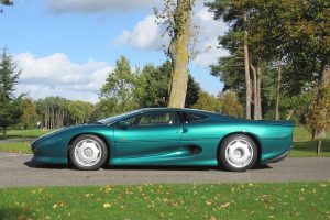 Σε δημοπρασία Jaguar XJ220 του 1991 με 8.900 χλμ.!