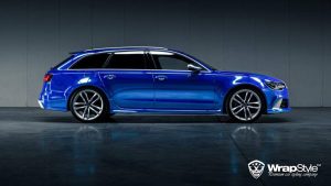 Audi RS6 Avant 750 hp ντυμένο με μεμβράνη μπλε χρωμίου
