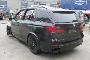 Θα δίνατε 16.000€ για αυτή την καμένη BMW X5 M50d;