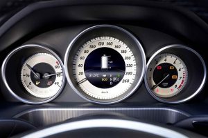 Mercedes E 200 NGT με φυσικό αέριο VS E 200