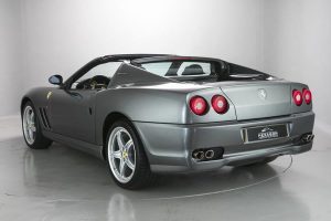 Του κουτιού σπάνιες Ferrari 550 Barchetta και 575 Superamerica!