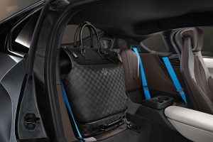 Ειδικές βαλίτσες Louis Vuitton από ανθρακόνημα για το BMW i8