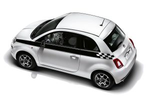 Ανανεωμένο Fiat 500 με νέα trendy και μοδάτα αξεσουάρ
