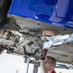 Το service ενός Lexus LFA είναι σαν χειρουργείο!