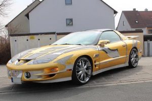 3.400.000 ευρώ πωλείται η πιο κιτς χρυσή Pontiac Trans-Am!