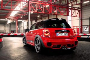 Αναβαθμισμένο ΜΙΝΙ Cooper S με 265 hp από την AC Schnitzer