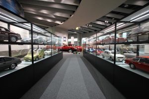 Απίστευτη συλλογή με μινιατούρες Toyota κλίμακας 1:5