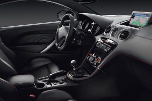 Νέα σπορ έκδοση Peugeot RCZ GT-Line με look αλά RCZ R