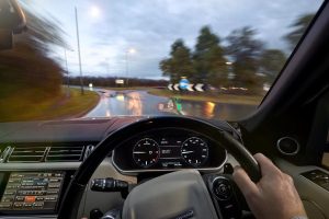 Range Rover και με εκτός δρόμου «αυτόματο πιλότο»! (+video)