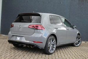 Πωλείται VW Golf R στην τιμή των 75.793 ευρώ!