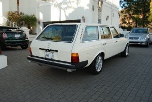 Αυτή τη Mercedes Σειρά 300 με V8 κινητήρα θα την ζηλέψετε!