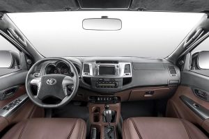 Μετατροπή Toyota Hilux 6×6 για τις λάσπες και το… μέγαρο!