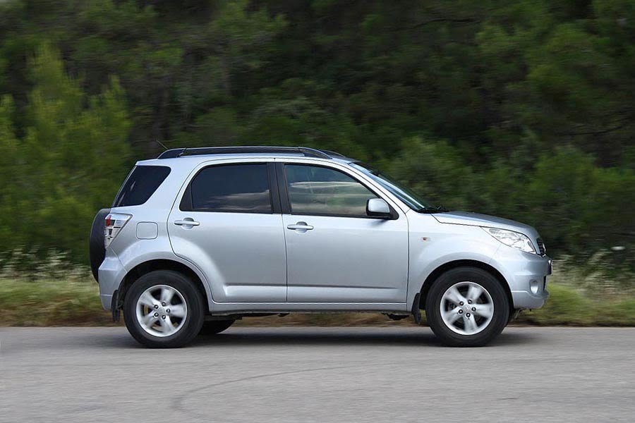 https://autogreeknews.gr/wp-content/uploads/2013/01/Daihatsu-Terios-2012-1-6.jpg