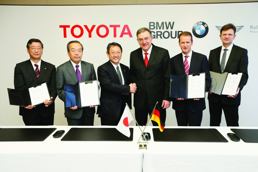 Νέα στρατηγική συνεργασία BMW-Toyota
