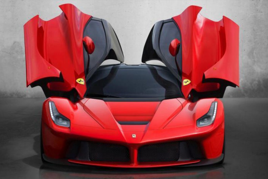 Η πρώτη φωτογραφία της νέας κορυφαίας Ferrari