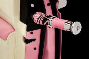 Ροζ Rolls-Royce Phantom για φιλανθρωπικό σκοπό