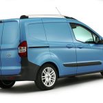 Νέο Ford Transit Courier με χώρο φόρτωσης 2,3 κ.μ.