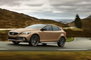 Από 19.900 ευρώ το νέο Volvo V40 1.6 T2 120 PS
