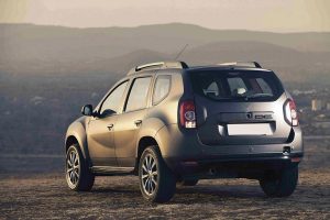 Dacia Duster αλά… Stealth εξωτερικά και Limo εσωτερικά