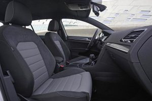 Το νέο VW Golf με τρία πακέτα R-Line