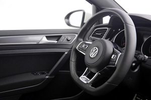 Το νέο VW Golf με τρία πακέτα R-Line