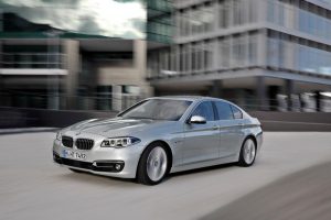 H BMW ανανεώνει ολόκληρη τη Σειρά 5