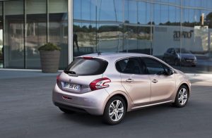 Peugeot 208 1.4 HDi από 12.490 ευρώ