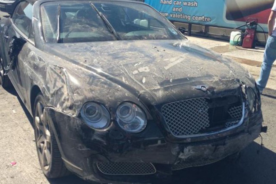 Μια Bentley πήγε για πλύσιμο και βγήκε κατεστραμμένη…
