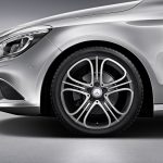 Mercedes CLA και σε... βερνίκι νυχιών!