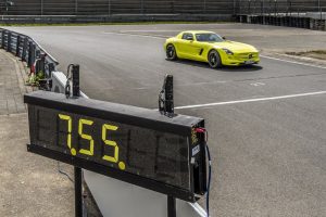 Η ηλεκτρική Mercedes SLS AMG κάνει ρεκόρ στο Ring