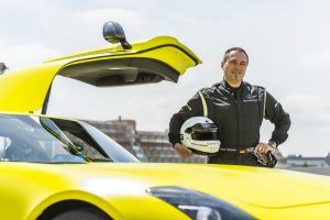 Η ηλεκτρική Mercedes SLS AMG κάνει ρεκόρ στο Ring