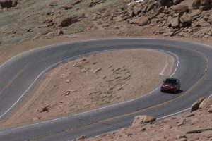 To Range Rover Sport κάνει ρεκόρ στο Pikes Peak