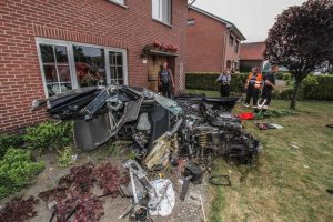 Σώος βγήκε ο οδηγός από κομμένο στα δύο Audi S8