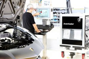 Παράχθηκε η 2.000στή Lamborghini Aventador