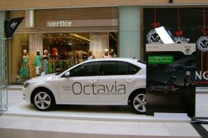 H νέα Skoda Octavia έφτασε σε μεγάλα εμπορικά κέντρα