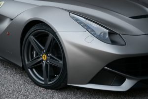 «Stealth» Ferrari F12berlinetta με ανθρακί μεμβράνη