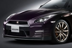 Nissan GT-R Midnight Opal σε 100 μονάδες