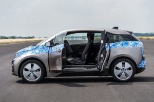Η BMW i3 που «καίει» 1 ευρώ αποκαλύπτεται