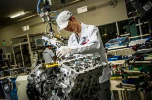 Takumi: Οι 4 «τεχνίτες» του κινητήρα του Nissan GT-R