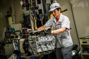 Takumi: Οι 4 «τεχνίτες» του κινητήρα του Nissan GT-R