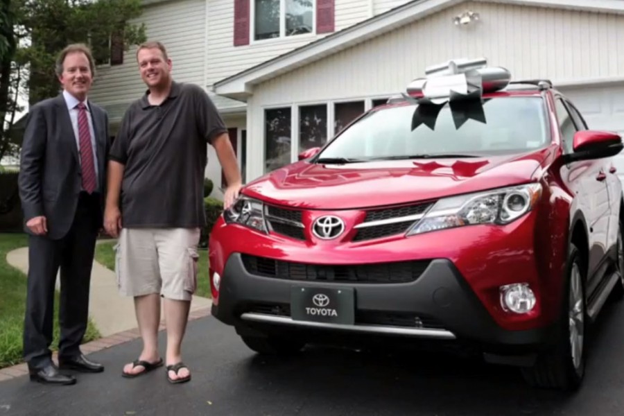 Η Toyota έκανε δώρο RAV4 στον 50.000.000στό πελάτη της στις Η.Π.Α.
