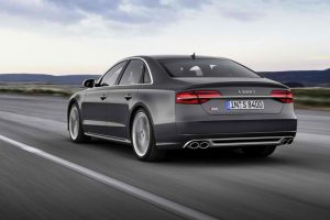 Εντυπωσιάζουν τα νέα Audi S8 και A8 L W12
