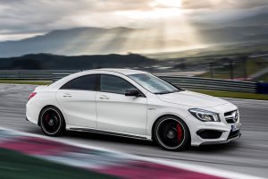 Η BMW παραμένει best seller στα premium