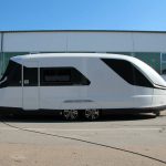 Φουτουριστικό τροχόσπιτο εμπνευσμένο από γιοτ