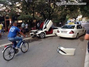 «Αγάπη μου γρατζούνισα την Lamborghini…»