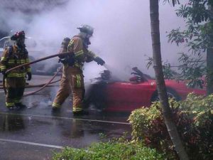 Ferrari F430 έπιασε φωτιά, ενώ ήταν σταθμευμένη