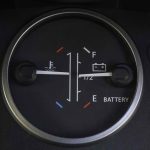 Το ηλεκτρικό Defender σέρνει 12τονο τραινάκι!