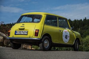 To Mini του Mr. Bean σε ράλι κλασικών αυτοκινήτων