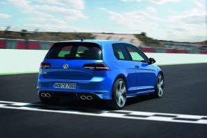 VW Golf R: Νέες φωτογραφίες και εσωτερικό